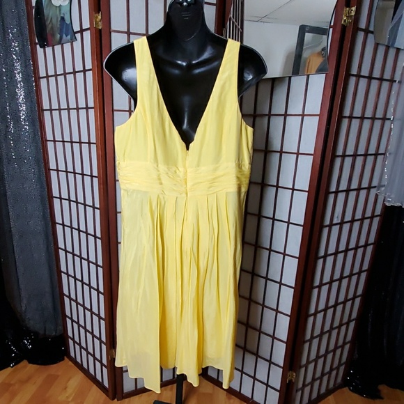 Dress - Picture 2 of 5